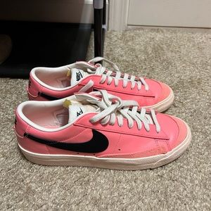 Nike Vintage Women’s Sneakers